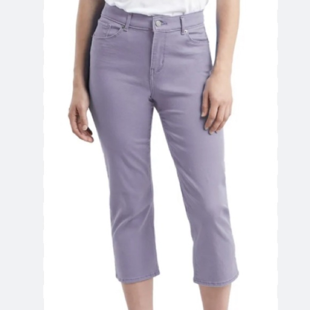 Women's Levi's Mid-Rise Classic Capri Jeans in Orchid Purple